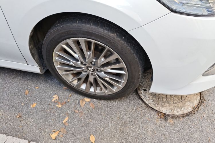 丰田 凯美瑞 2018款 双擎 2.5HG 豪华版车身外观10