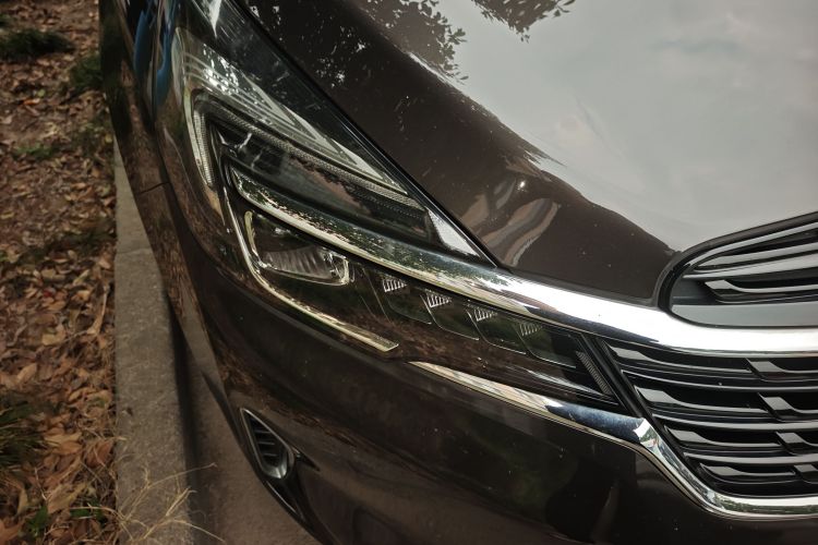 别克GL8 2021款 陆上公务舱 652T 豪华型车身外观8