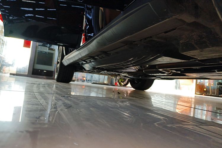 奔驰GLC 2025款 改款 GLC 260 L 4MATIC 豪华型局部细节9001