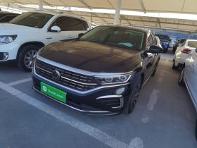 大众 帕萨特 2023款 改款 330TSI 豪华版