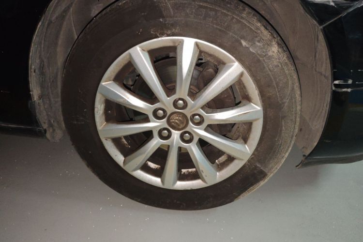 别克 英朗 2013款 GT 1.6L 自动时尚版车身外观10