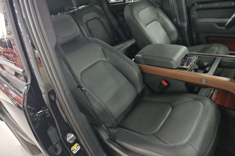 路虎卫士 2024款 110 3.0T P400 X-DYNAMIC HSE局部细节41