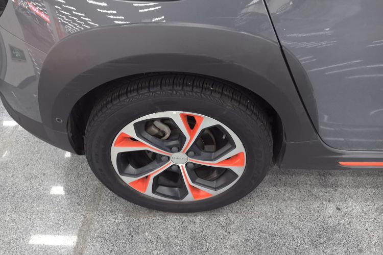 领克02 2019款 1.5T DCT两驱耀Pro版 国VI车身外观6008