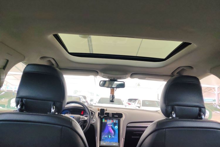 福特 蒙迪欧 2017款 EcoBoost 180 时尚型中控内饰22