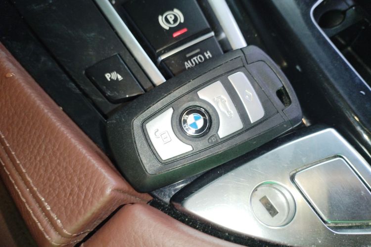 宝马5系 2017款 520Li 典雅型中控内饰7001