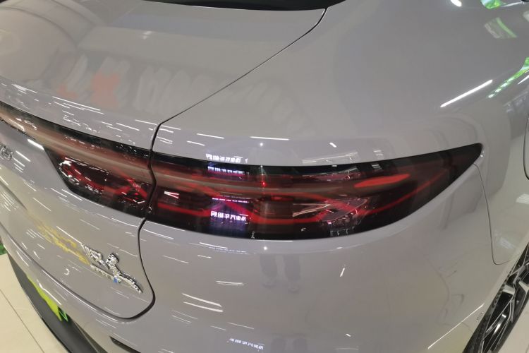 比亚迪 汉 2025款 DM-i 智驾版 125KM尊贵型车身外观6006