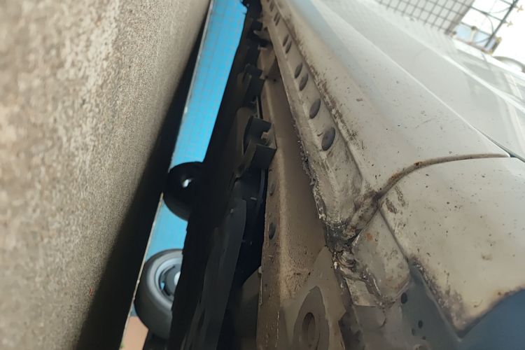 长安欧尚 奔奔E-Star 2020款 心动版 三元锂局部细节9001