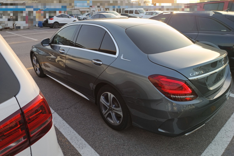 奔驰C级 2020款 C 260 L 运动版车身外观4