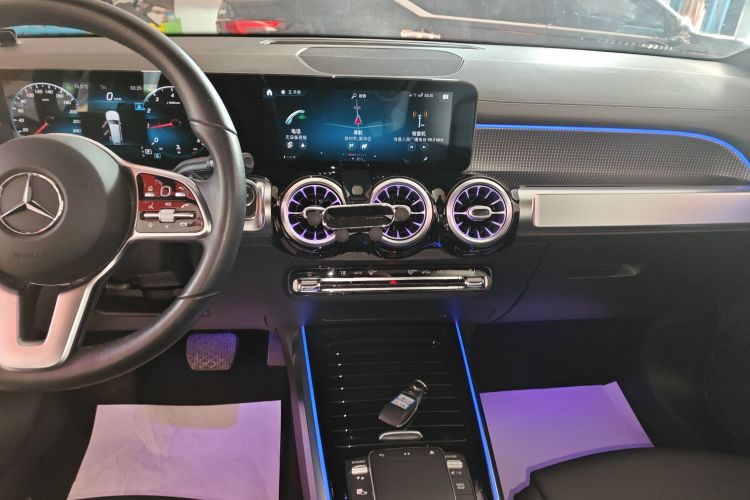 奔驰GLB 2021款 GLB 200 动感型局部细节16