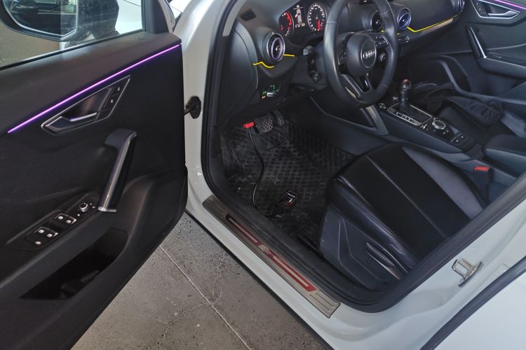 奥迪Q2L 2018款 35 TFSI 上市专享版 国V中控内饰20