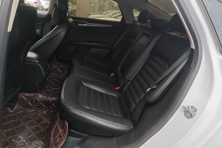 福特 蒙迪欧 2017款 EcoBoost 200 时尚型中控内饰7004