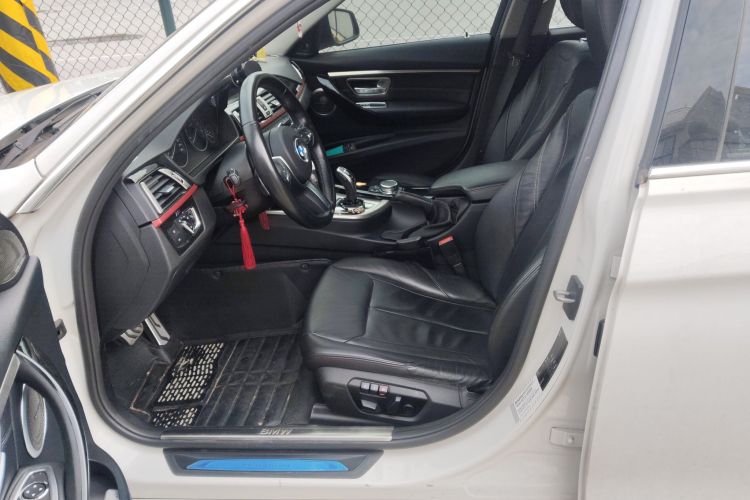 宝马3系 2015款 328Li 豪华设计套装中控内饰19