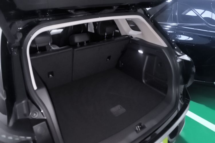 红旗HS3 PHEV 2024款 PHEV 115km 劲为版机舱底盘23