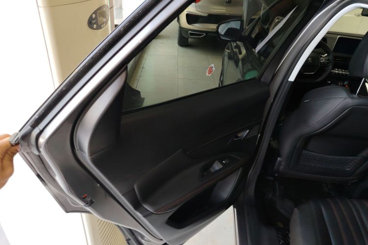 标致4008 2018款 350THP 精英版中控内饰7008