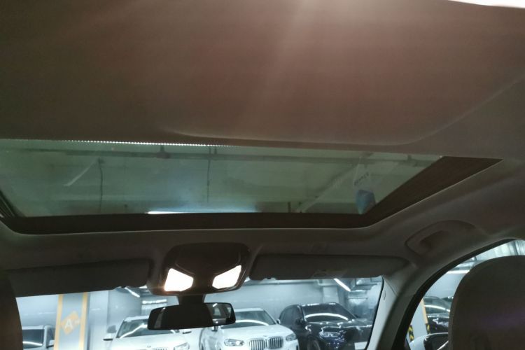 宝马5系 2022款 改款二 525Li 豪华套装中控内饰22