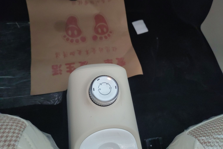 五菱汽车 宏光MINIEV 2024款 第三代 215km 青春版中控内饰18