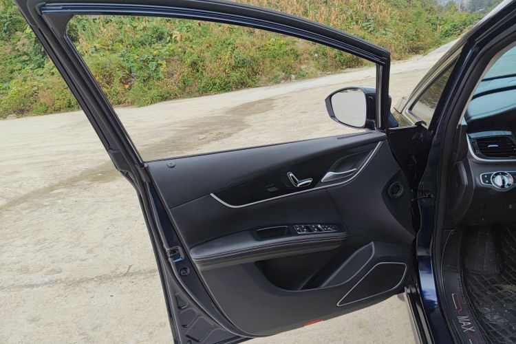 比亚迪 宋MAX 2018款 1.5T 自动智联尊享型 6座中控内饰7007