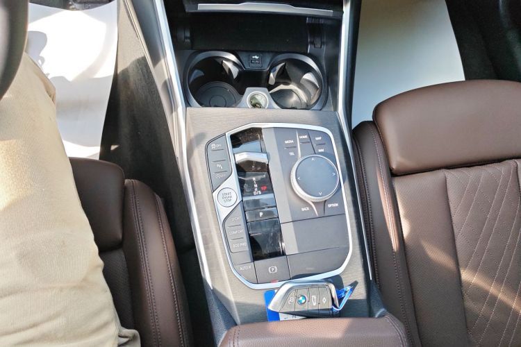 宝马3系 2024款 325i M运动套装局部细节18