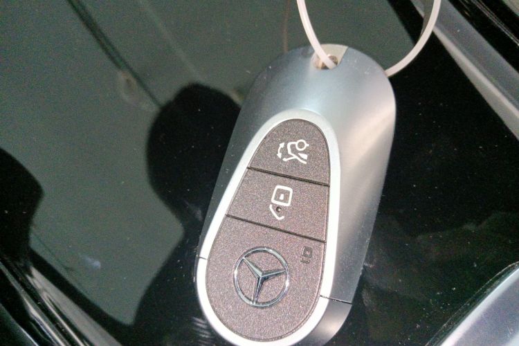 奔驰C级 2023款 C 200 L 运动版中控内饰7001