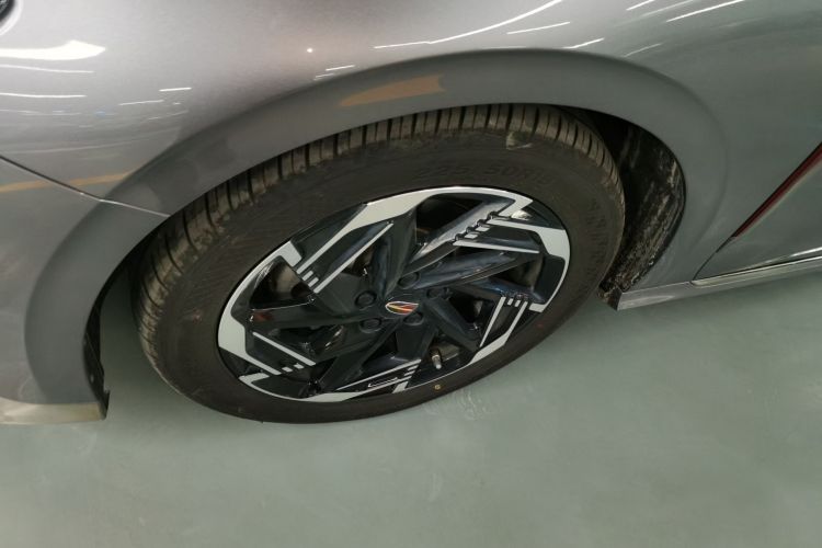 红旗H6 2023款 2.0T 致逸版车身外观6007