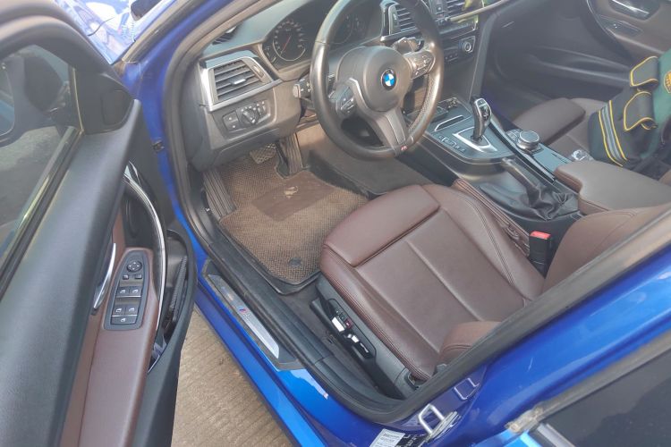 宝马3系 2019款 320Li M运动套装中控内饰7003