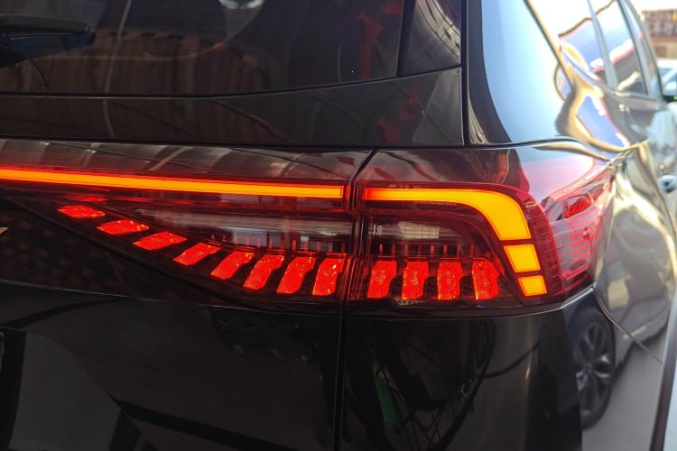 奇瑞 瑞虎8 PRO 2022款 390T 两驱浩瀚版 5座车身外观9