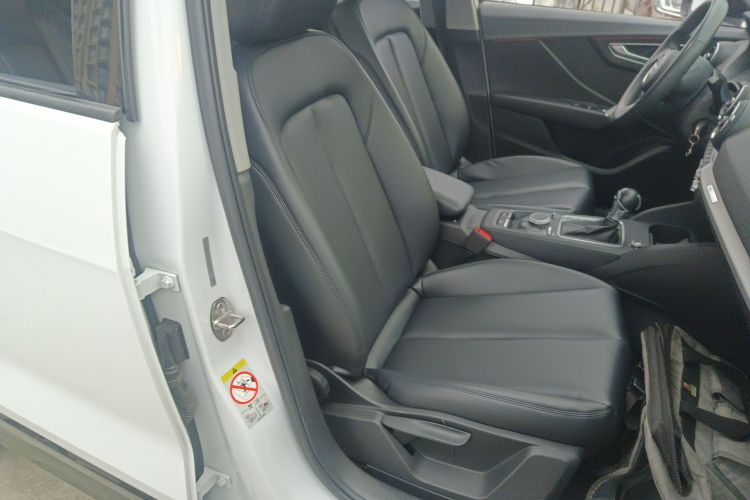 奥迪Q2L 2021款 35 TFSI 进取动感型局部细节41