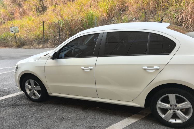 大众 朗逸 2017款 1.6L 自动风尚版车身外观4