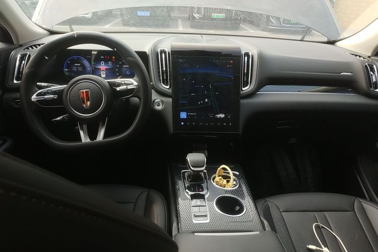 红旗HS3 PHEV 2024款 PHEV 115km 劲为版中控内饰12