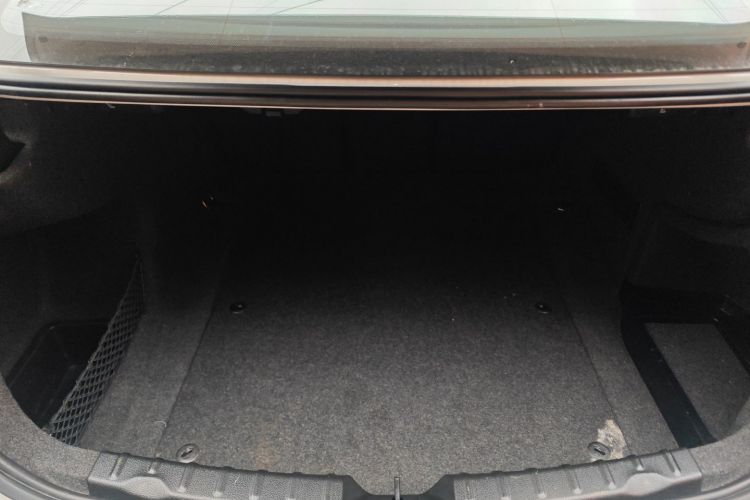 宝马3系 2016款 316i 时尚型机舱底盘23