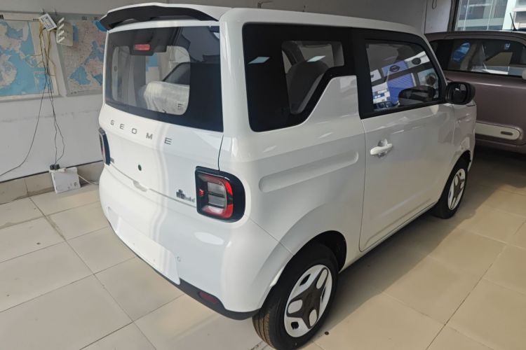 吉利银河 熊猫 2025款 210km 元气熊车身外观7