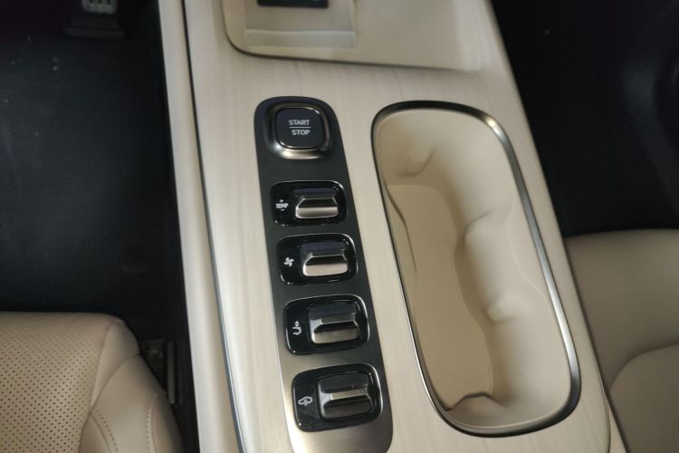 小米汽车 小米SU7 2024款 四驱超长续航高阶智驾Max版中控内饰18