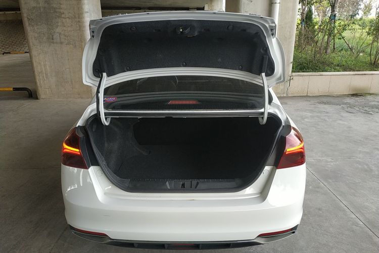 吉利汽车 帝豪 2020款 1.5L 手动舒适型机舱底盘23