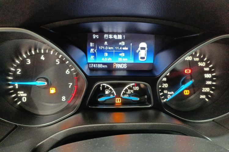 福特 福克斯 2018款 两厢经典 EcoBoost 180 自动精英型局部细节14