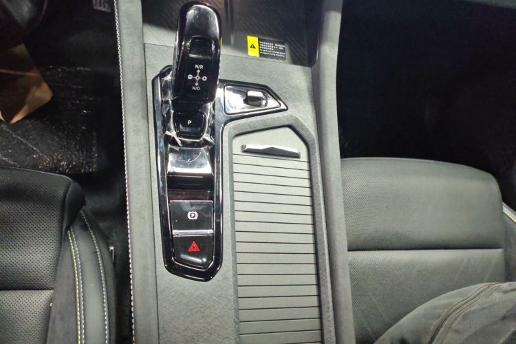 领克03 2023款 2.0TD DCT劲Halo中控内饰18