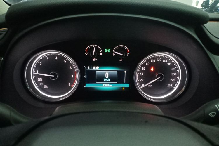 别克 君越 2018款 20T 精英型中控内饰14