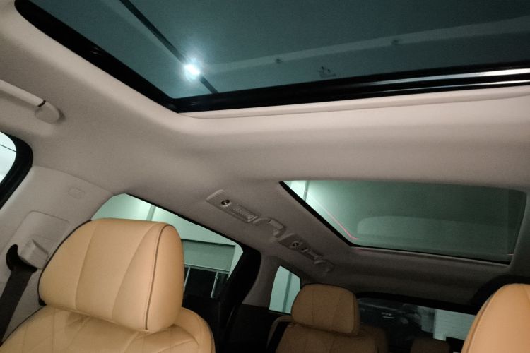 腾势D9 2022款 DM-i 970 四驱尊荣型中控内饰22