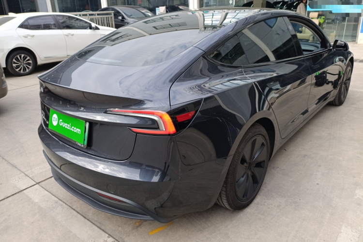 特斯拉 Model 3 2025款 后轮驱动版车身外观6005