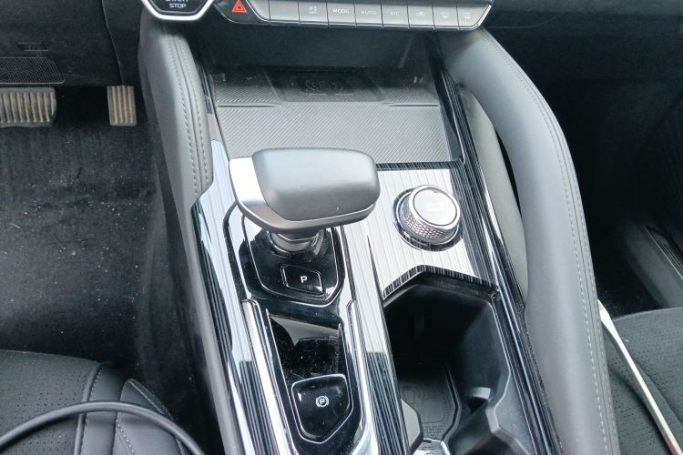 吉利汽车 星越L 2024款 2.0TD 高功自动两驱天际版中控内饰18