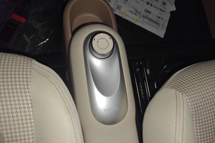 五菱汽车 宏光MINIEV 2025款 四门版 进阶款中控内饰18