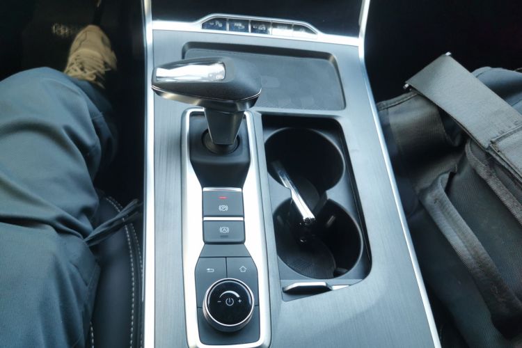 星途凌云 2023款 400T 两驱星尊版中控内饰18