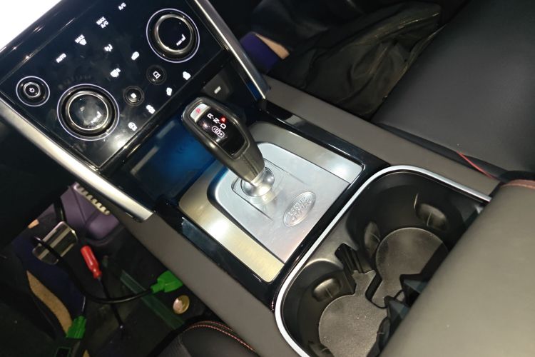 路虎 发现运动版 2022款 249PS 大都会版 5座局部细节18