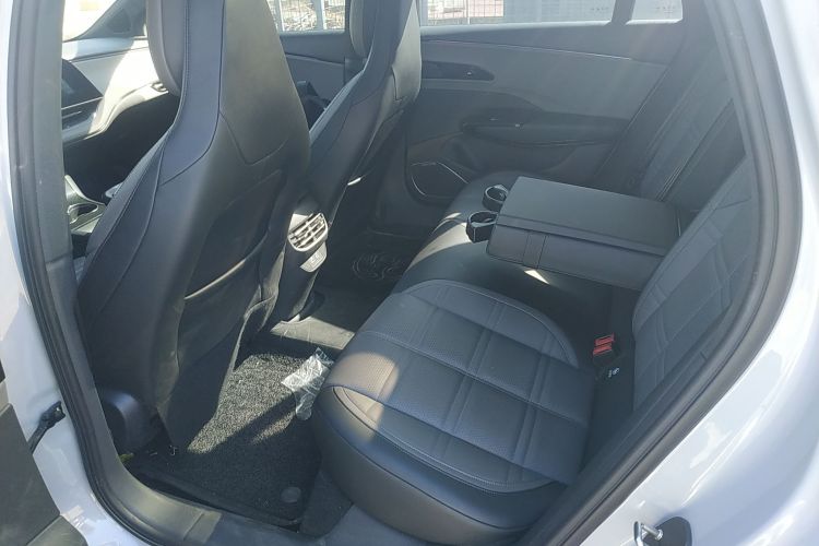 红旗EH7 2024款 690 Pro中控内饰21