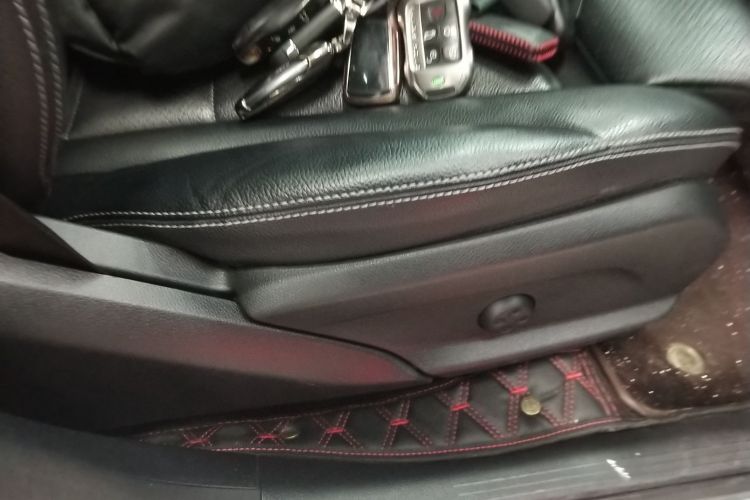 奔驰GLC 2016款 GLC 260 4MATIC 动感型局部细节41