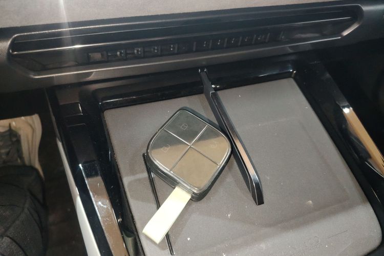 领克08 EM-P 2023款 245km 超长续航Halo中控内饰7001