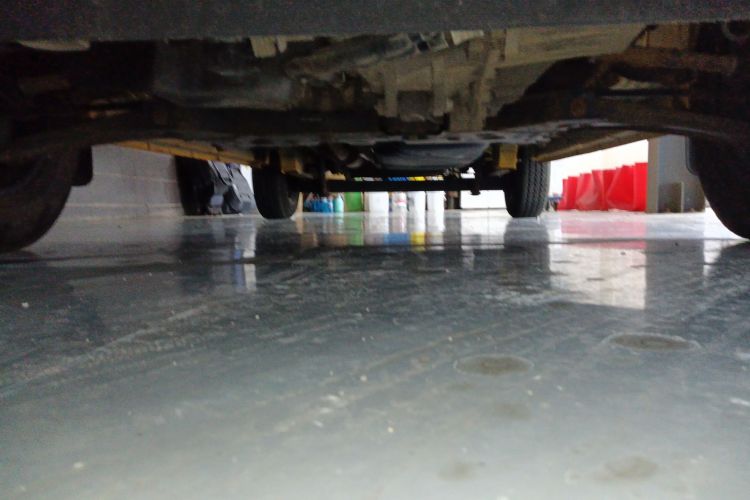 福特 全顺 2017款 2.0T柴油多功能商用车短轴低顶国V局部细节9008