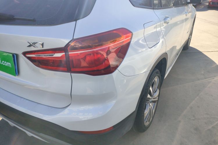 宝马X1 2016款 sDrive20Li 豪华型车身外观9