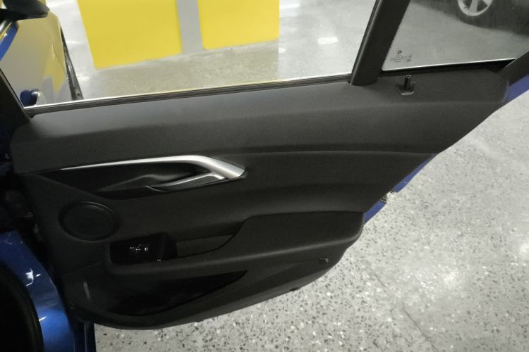 宝马1系 2017款 118i 运动型中控内饰45