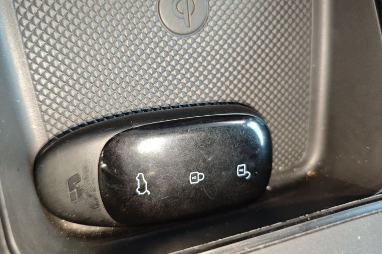 理想汽车 理想ONE 2021款 增程6座版中控内饰7001