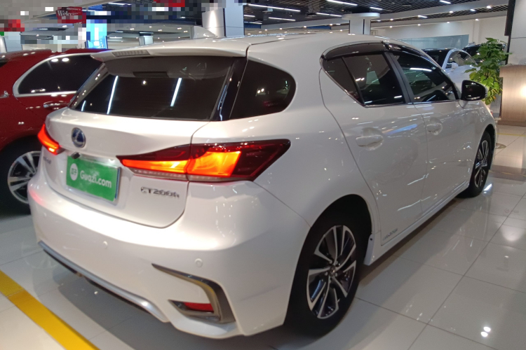 雷克萨斯CT 2017款 CT200h 精英版 单色 国V车身外观7